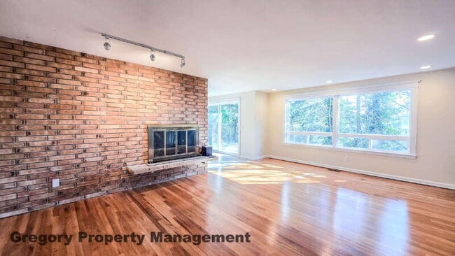 Photo - 10803 NE 111th Pl