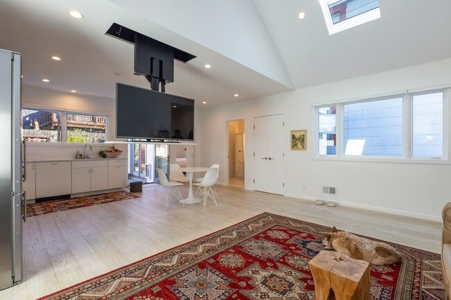 Photo - 449 Gates St