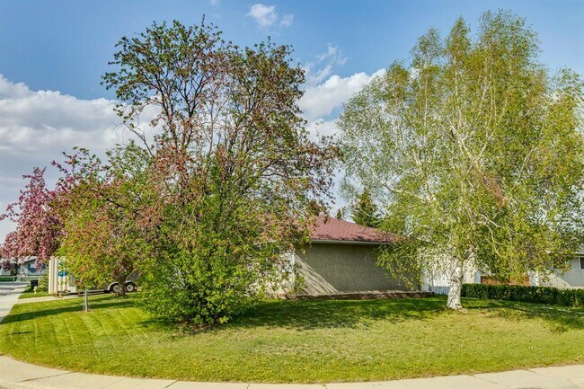 Photo - 4602 Forman Crescent SE