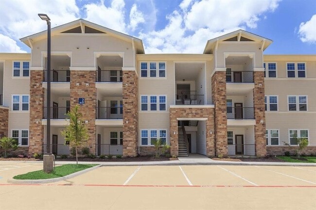 Building Photo - 4100 N Parkdale Ln Unit 144 Rental
