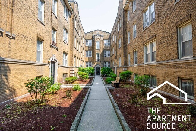 Building Photo - 2110 W Ainslie St Unit S1
