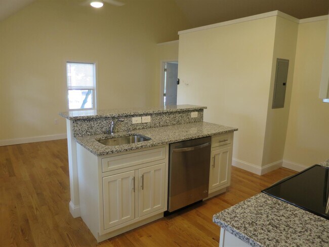 Photo - 178 Boston Ave Unit R