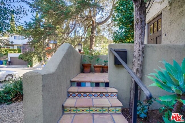 Photo - 1574 Murray Dr