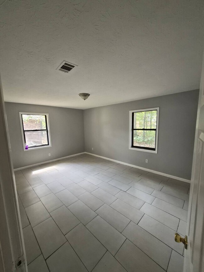 150 Forest Pl