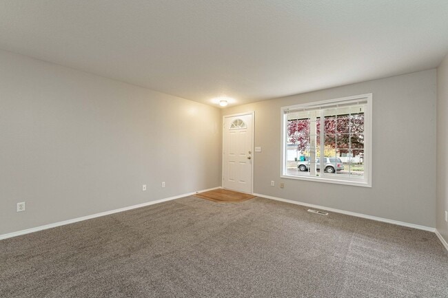 Photo - A/C Equipped 4 Bedroom 2.5 Bath Located in Desirable Fishers Grove - Union, Shahala and Ilahee Sc...