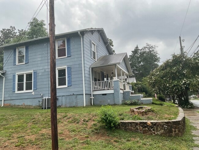 Photo - 26 W Sprague St
