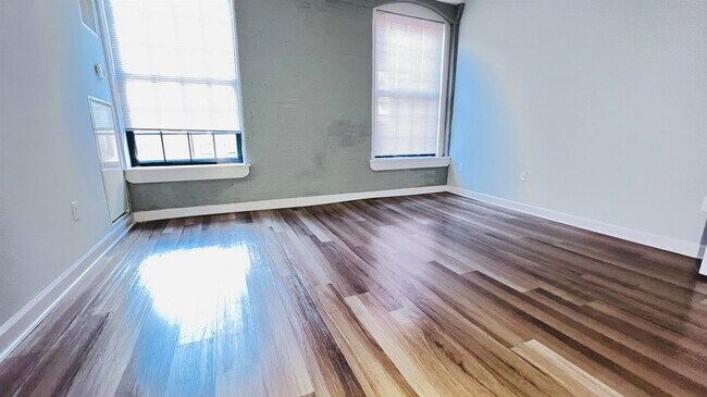 Photo - 160 Lafayette St Unit 52205