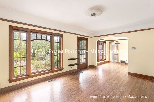 Photo - 2927 SW Hume Ct