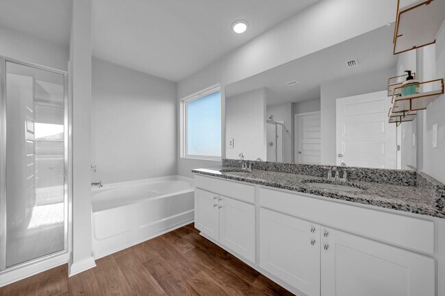 Photo - Charming 4BR / 2BA rental in desirable Daphne, AL — great neighborhood, move-in ready.