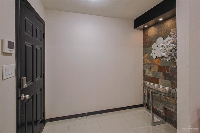 Photo - 45 Toronto Ave