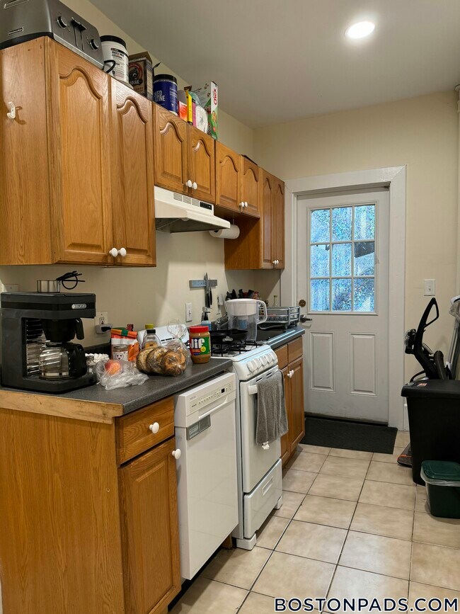 Photo - 132.5 Oxford St Unit 2