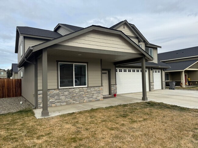 Photo - Spacious Vista View Home for Lease