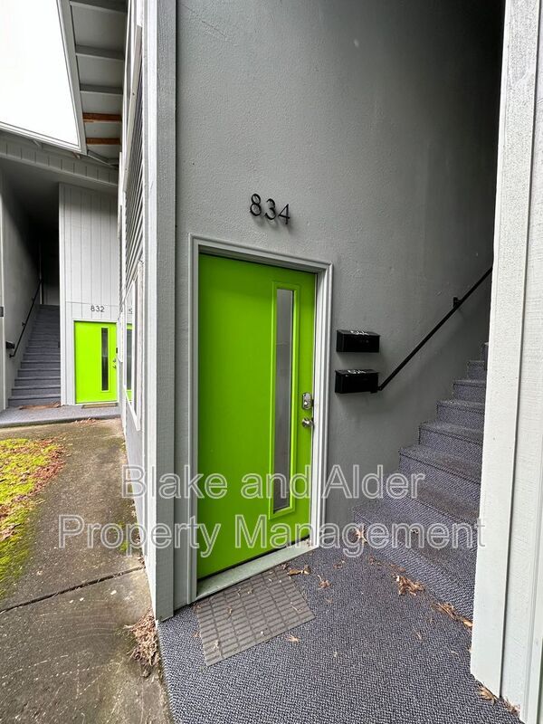 Photo - 834 SE 42nd Ave