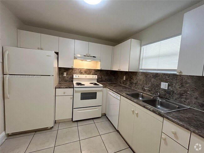 Building Photo - 4255 N University Dr Unit 309 Rental