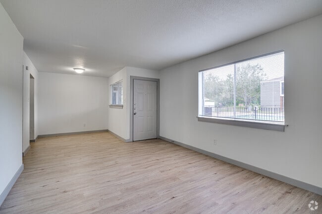 2HAB, 1,5BA - 853SF - Lantana Apartments