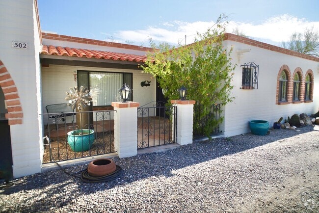 Building Photo - 4 Bedroom Furnished in Catalina Foothills ... Rental