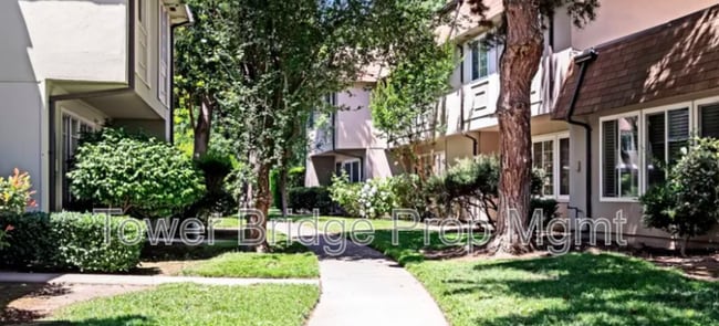 Photo - 8812 Sawtelle Way Unidad c