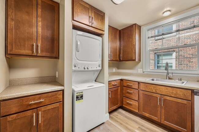 Building Photo - 1371 Wellington Dr Rental