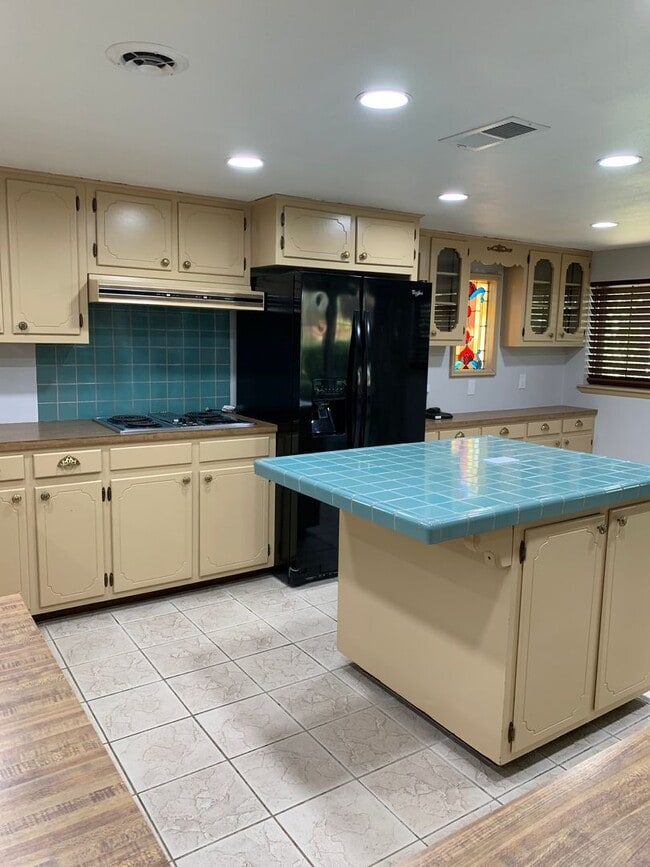 Photo - 1800 Colonial Pkwy