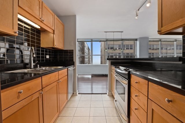 Photo - 655 W Irving Park Rd