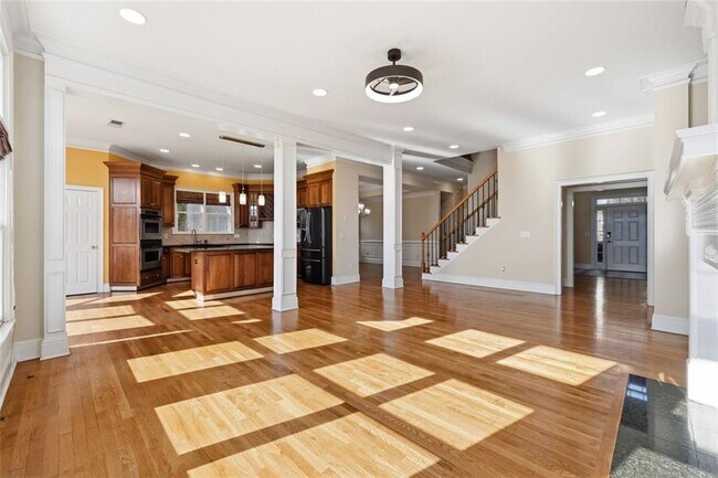 Photo - 250 Fieldsborn Ct NE