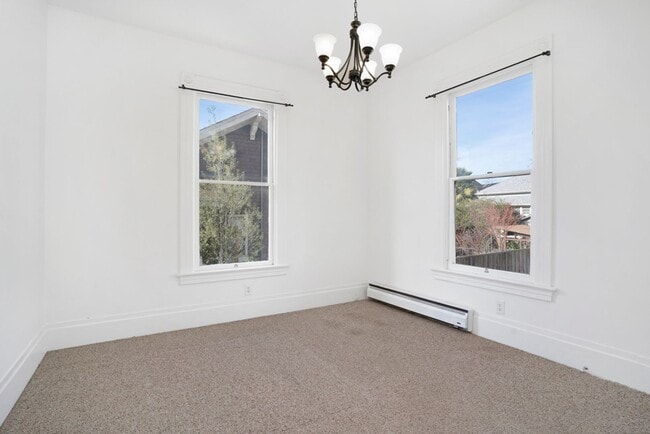 Building Photo - 1529 Union St Unit 1529 Union St #B - LU