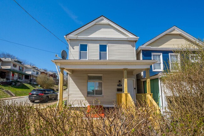 Photo - *WOW! ENJOY 1 MONTH RENT-FREE IF SIGNED BY...