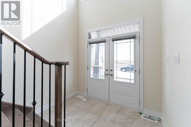 Photo - 82 STARBOARD Cres