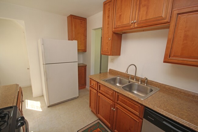 Photo - 9721 Greenwood Terrace