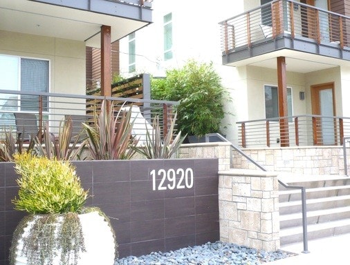 Building Photo - 12920 W Runway Rd Unit 341