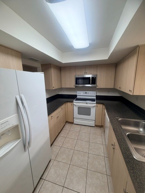 Building Photo - Gemini Apartments - Won't Last Long!