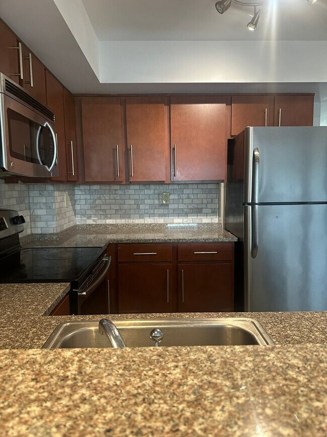 Photo - Lake Plaza Condominiums - 3 bedroom - 2 PA... Unidad 702