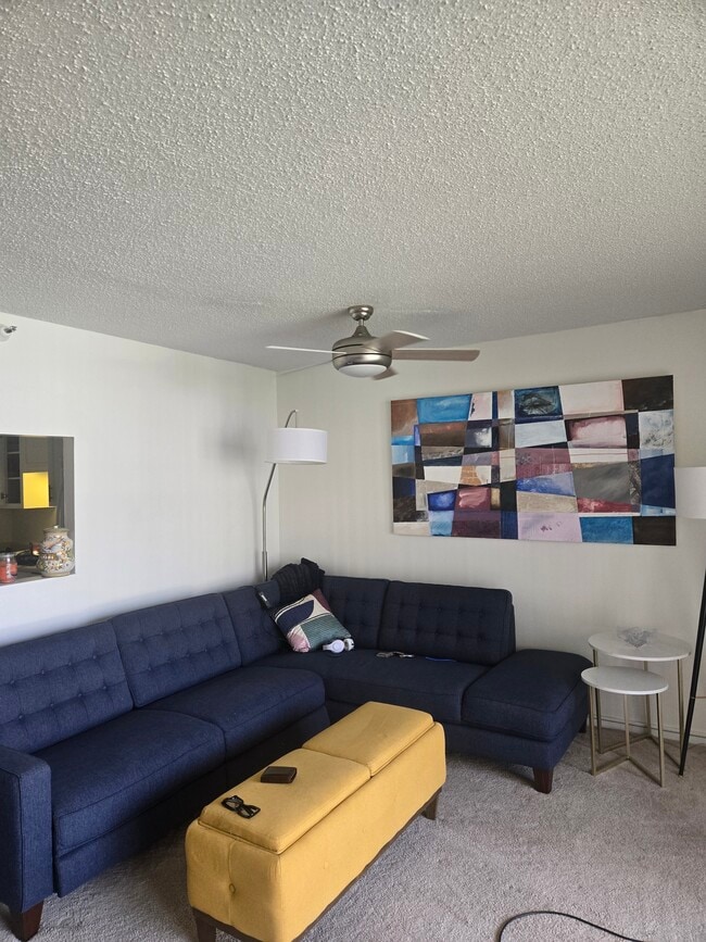 Building Photo - 10 E Ontario St Unit Jamies place Rental