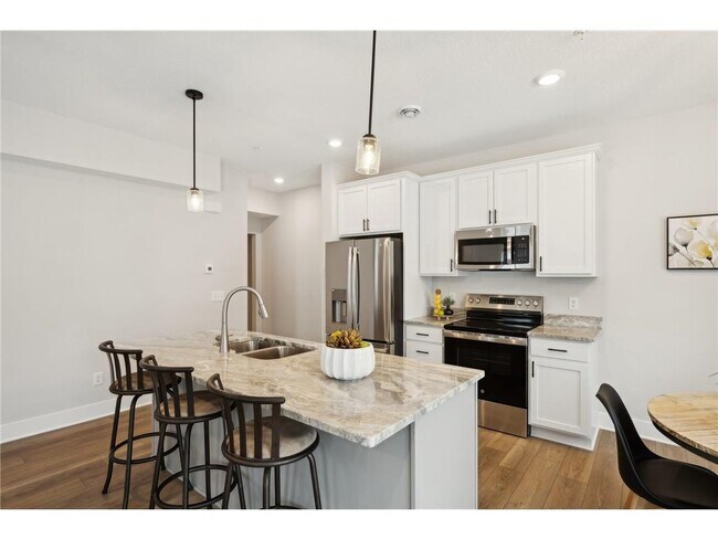 Photo - 3411 Douglas Dr N