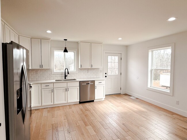 Photo - 303 R C Thompson Rd Unit 303 RC Thompson rd