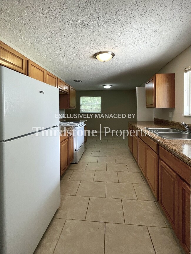 Photo - 7007 Red Robin Dr