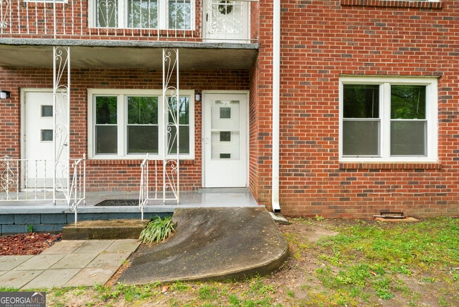 Photo - 147 Burnside St Unit 2