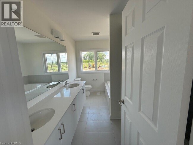 Photo - 40 Turnbull Dr