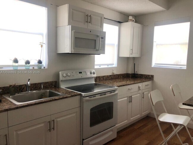 737 Jefferson Ave Unit 103