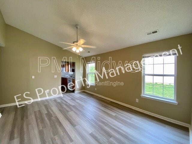 Photo - 5650 Loudon Dr