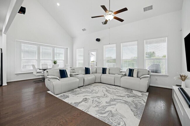 Photo - 209 Crimson Rose Ct