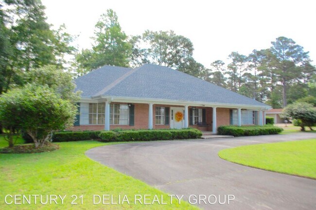 3 br, 2.5 bath House - 116 Cecil Doyle Drive - 3 br, 2.5 bath House - 116 Cecil Doyle Drive