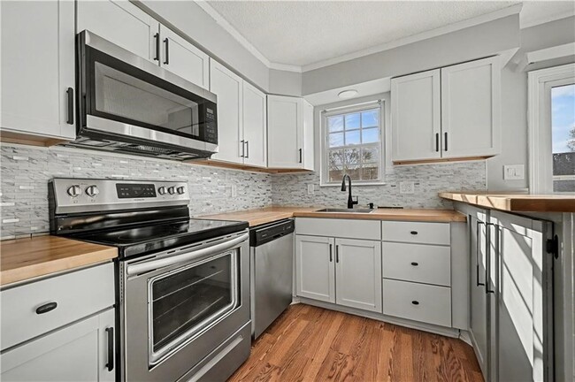 Photo - 3615 NE 68th Ter
