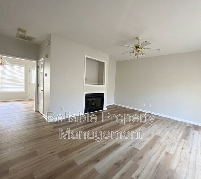 Photo - 2825 Bennington Dr