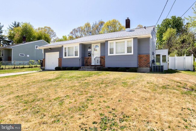 Photo - 912 Aston Martin Dr