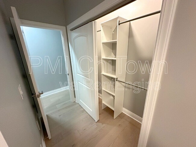 Photo - 4952 S Michigan Ave