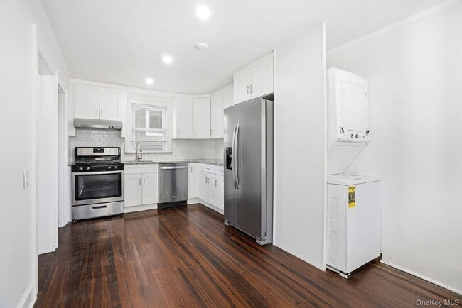 Photo - 76 N Kensico Ave