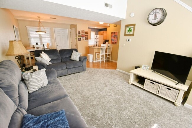 Photo - Fully furnished 2 bedroom 2 bath Condo steps to Notre Dame!