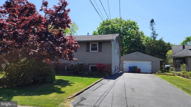 Building Photo - 318 Oakwood Ave