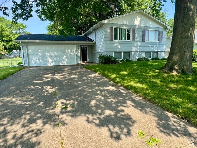 Building Photo - 4624 N Main St Rental